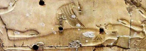 Isis as a kite flaps wings and put herself over her husband.  Relief from the temple of Seti I in Abydos.  XIX Dynasty. Photo: www.passion-egyptienne.fr