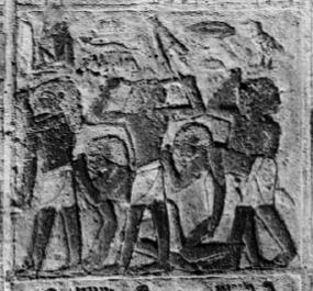 Mourning men pulling hair. Relief from the matasba of Idu in Gizah. VI Dynasty. Photo: www.antiguoegipto.org